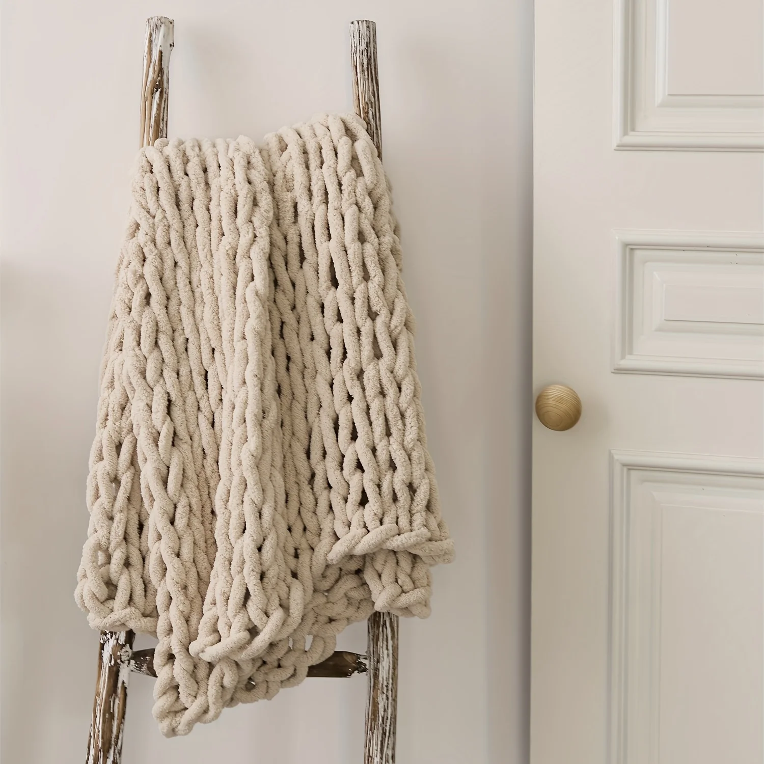 بطانية محبوكة يدويًا بخيوط سمي - مراجعة Throw Blanket Chunky Knit وسعره