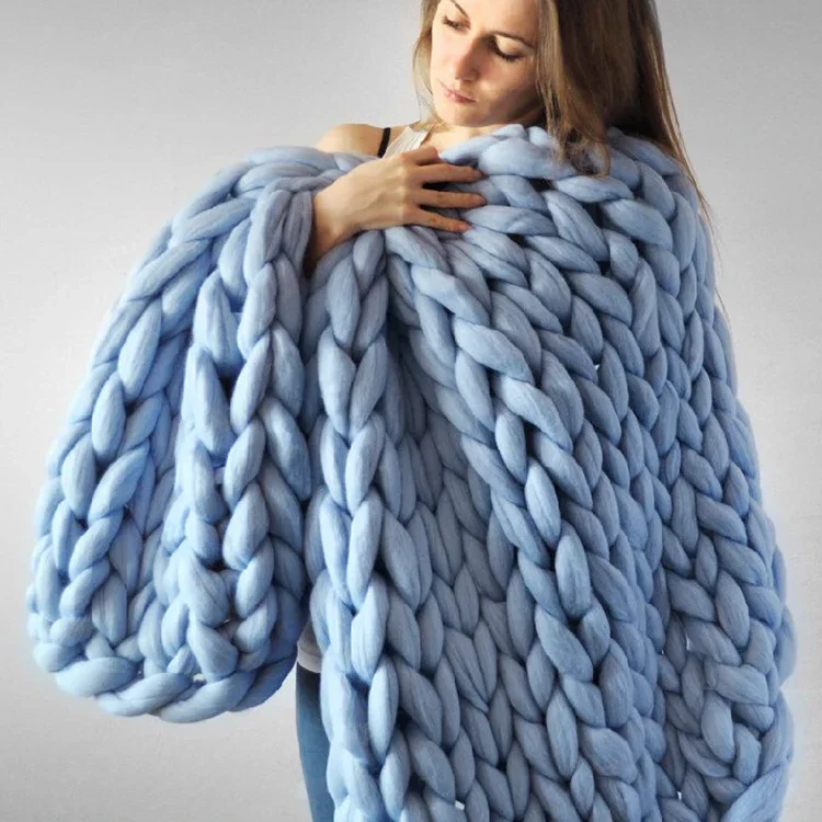 بطانية محبوكة يدويًا سميكة ونا - مراجعة Throw Blanket Chunky Knit وسعره