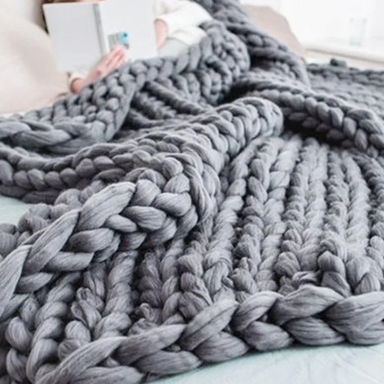 بطانية محبوكة يدويًا سميكة ونا - مراجعة Throw Blanket Chunky Knit وسعره
