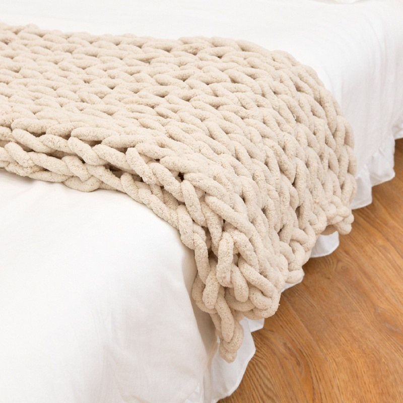 بطانية محبوكة يدويًا سميكة ونا - مراجعة Throw Blanket Chunky Knit وسعره