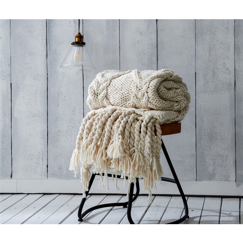 بطانية سميكة محبوكة يدويًا مع  - مراجعة Throw Blanket Chunky Knit وسعره